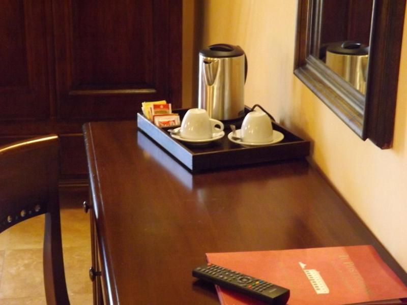 Relais Il Postiglione - Antica Posta Dei Chigi Hotel Campagnano Di Roma Værelse billede
