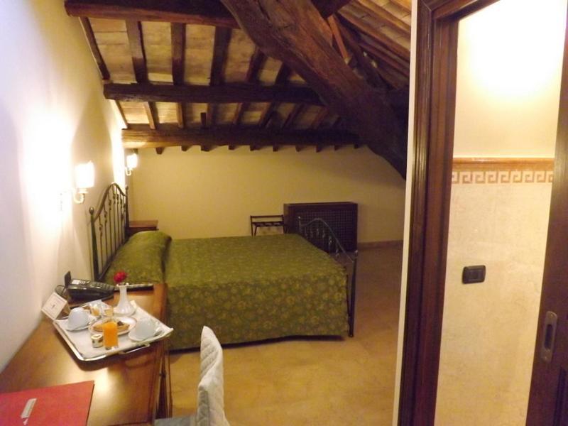 Relais Il Postiglione - Antica Posta Dei Chigi Hotel Campagnano Di Roma Værelse billede